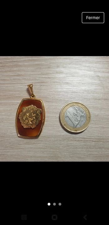 Sublime pendentif lion vintage authentique plaqué or
