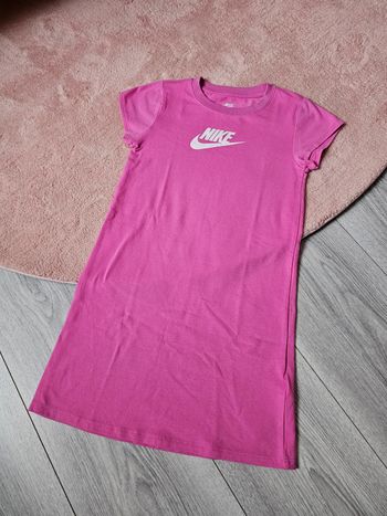Robe nike