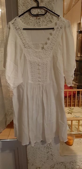 Robe tunique dentelle