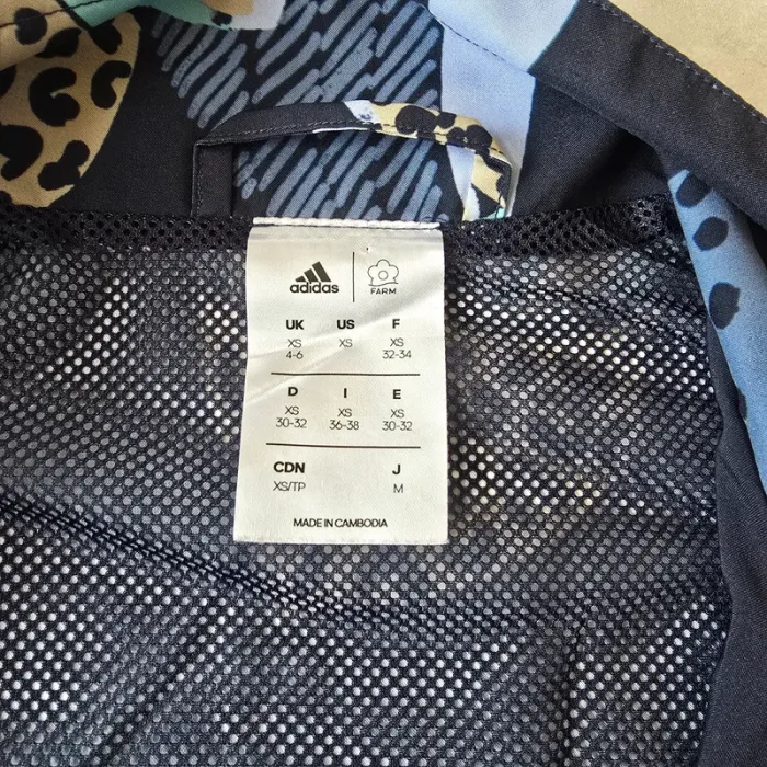 Ensemble sport Adidas neuf + cadeau - photo numéro 5