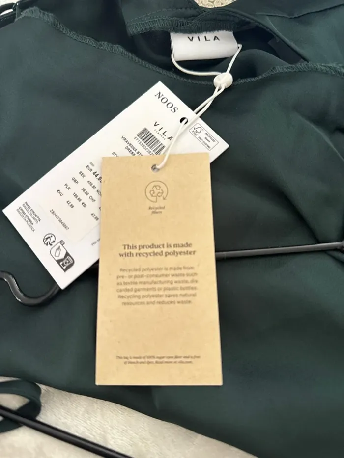 👗 👗 VILA - Robe longue effet satin à col bénitier - vert sapin- neuf avec étiquette - taille 40 - photo numéro 12