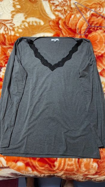 Pull léger noir et gris