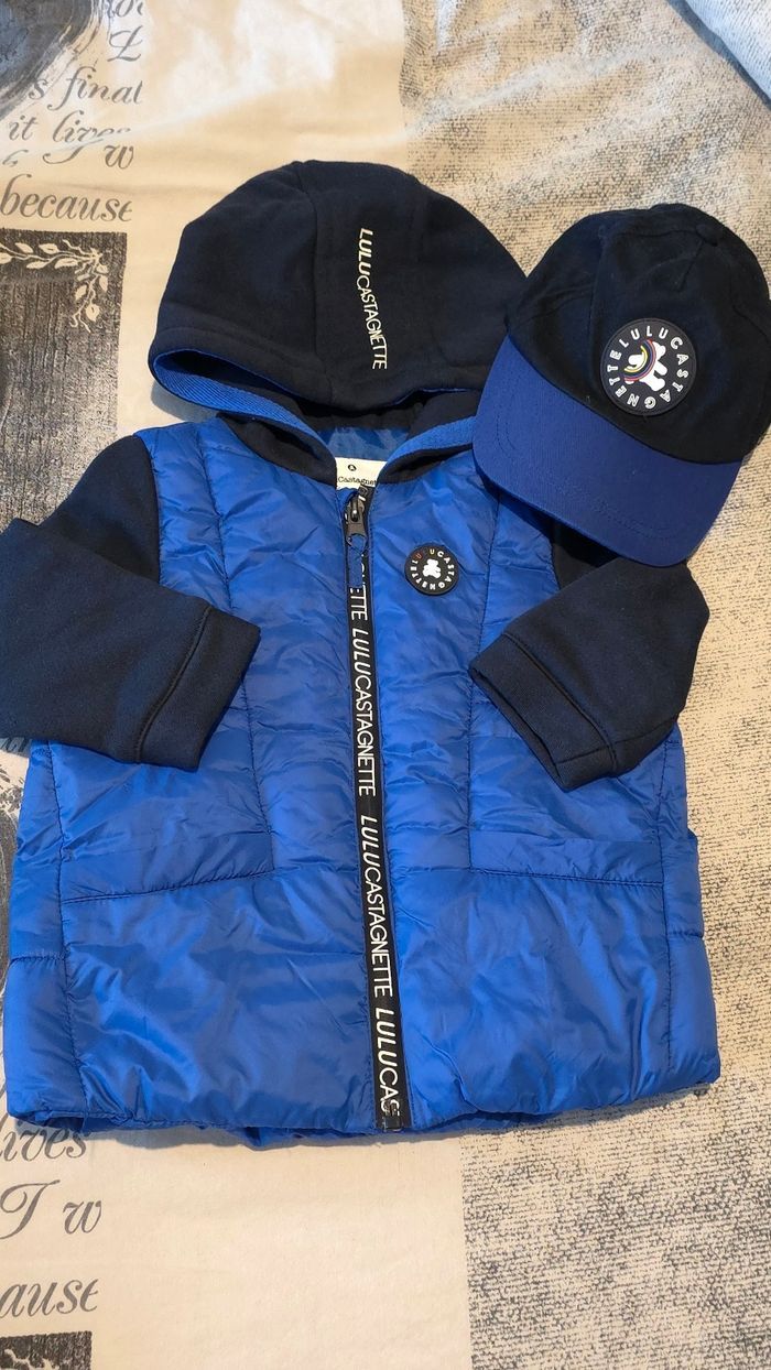 💙💙🤩🤩Superbe ensemble Blouson mi saison  et casquette 18 mois garçon🤩🤩💙💙