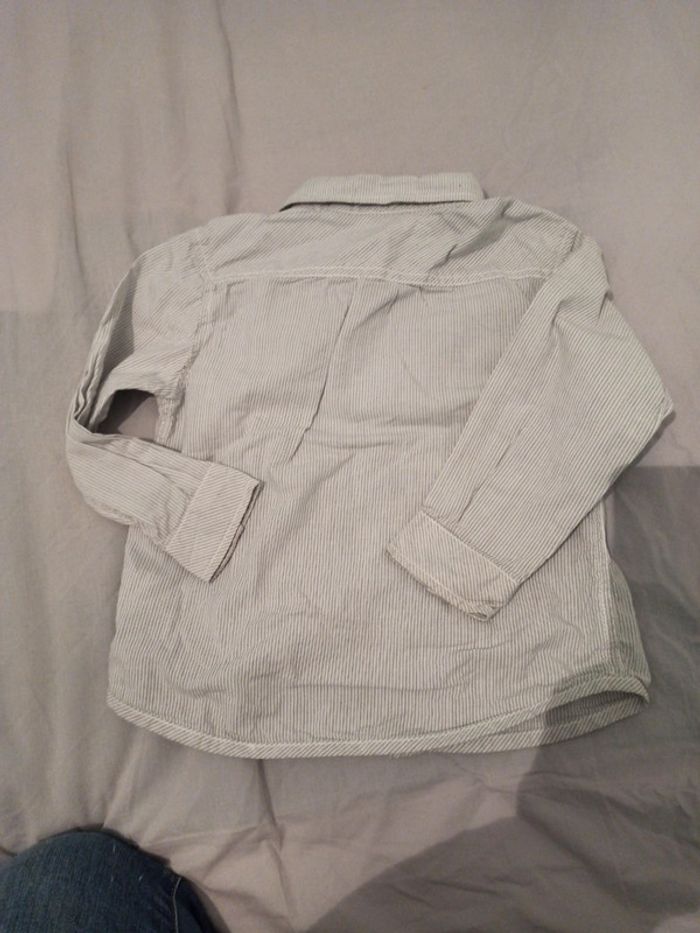 Tres jolie chemise à rayures 4 ans - photo numéro 5
