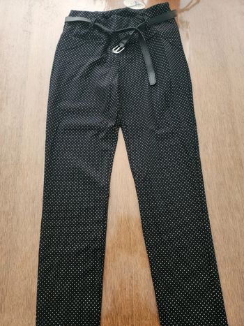 Pantalon noir à pois