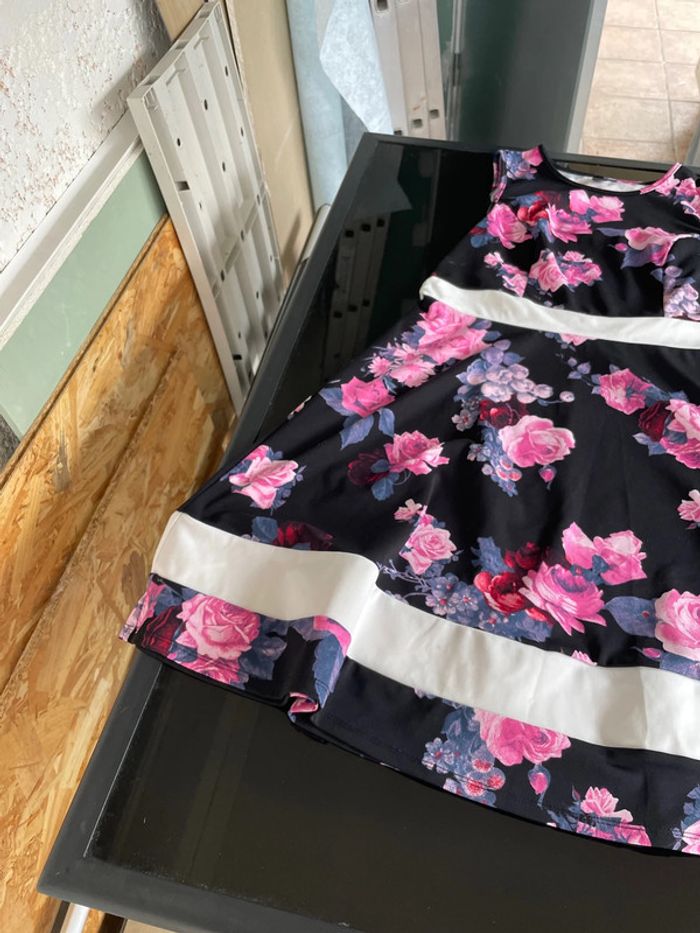 Robe fleurie de la marque Shein en taille L - photo numéro 6