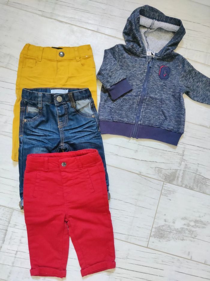 Lot vêtements bébé garçon taille 6 mois saison hiver en très bon état - photo numéro 2