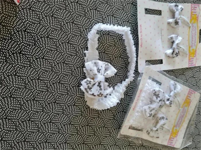 Lot accessoires blanc pour cheveux - photo numéro 3