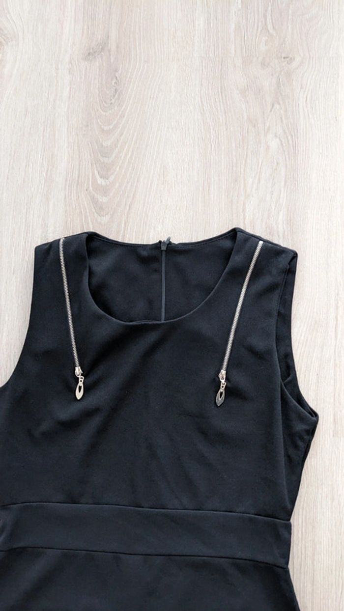 Robe noire - photo numéro 2