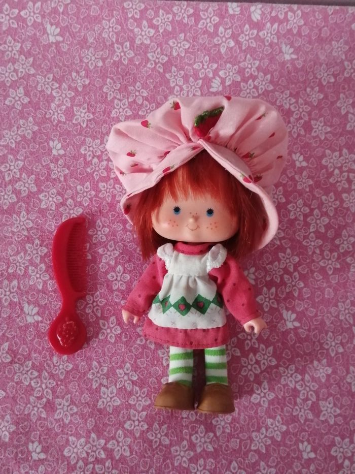 Poupée Charlotte aux fraises vintage - photo numéro 4