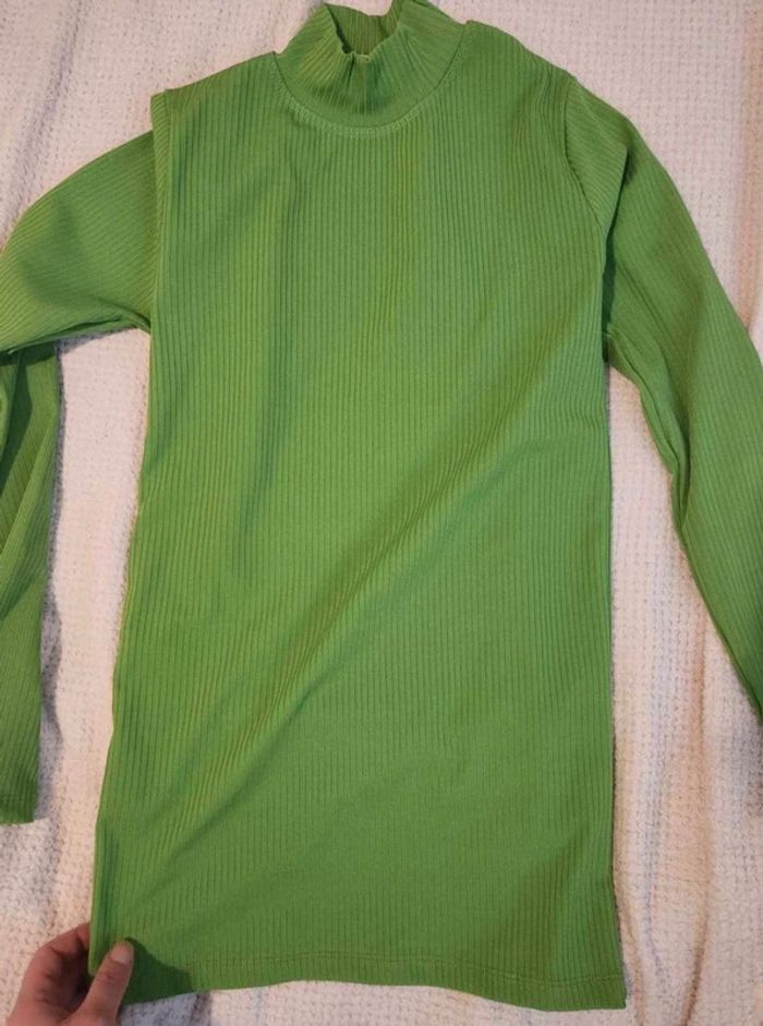 Haut  t  shirt  verte cotelé femme
