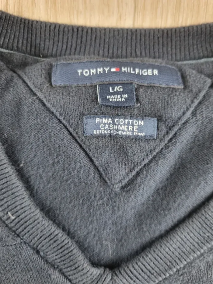 Pull a coll V bleue Cachemire Tommy Hilfiger Homme Taille M - photo numéro 2