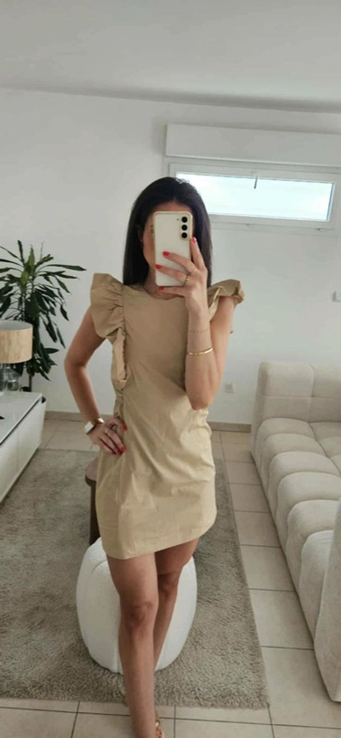 Robe Zara camel en excellent état.