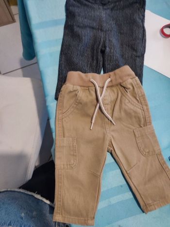 #kytie3moisgarcon. 2 pantalons taille 3 mois