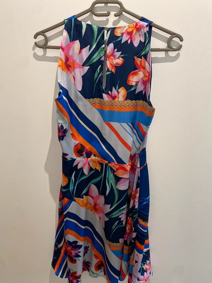 Robe à fleurs - photo numéro 2