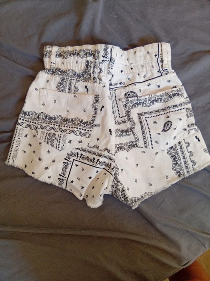Short taille haute Bershka - photo numéro 3
