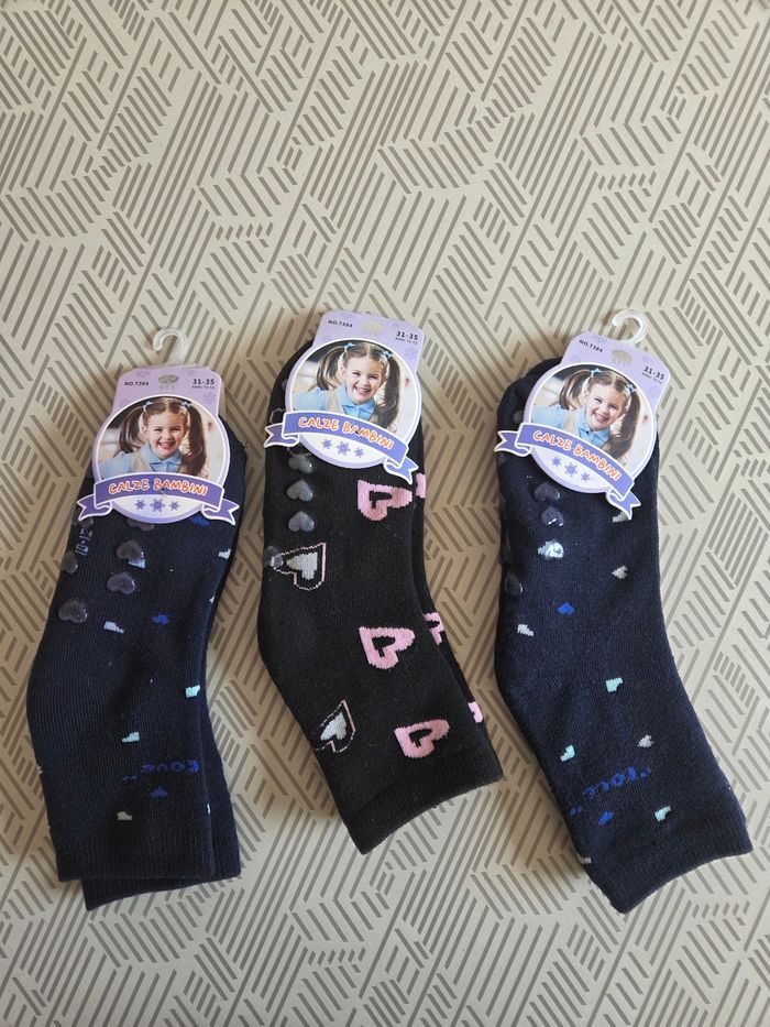 Lot 3 paires de chaussettes neuves antidérapante 31/35