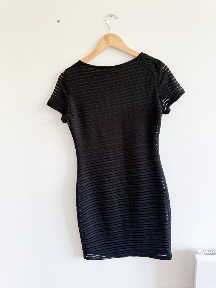 Robe manches courtes noire moulante taille 38 M - photo numéro 3