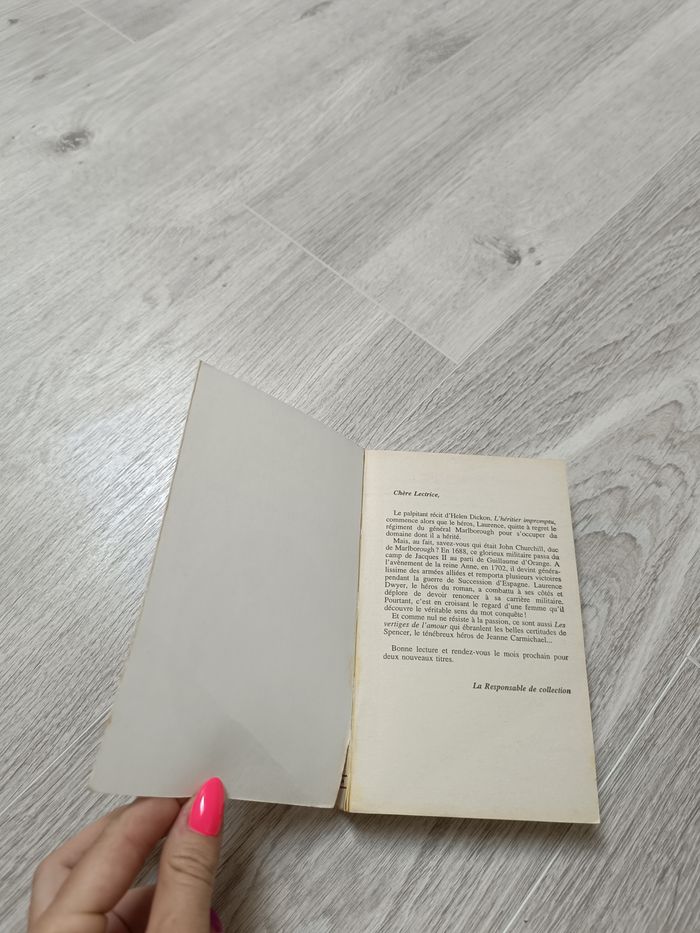 Livre Harlequin série Royale - photo numéro 3