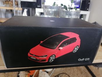 1/18 Volkswagen golf 7 gti Norev