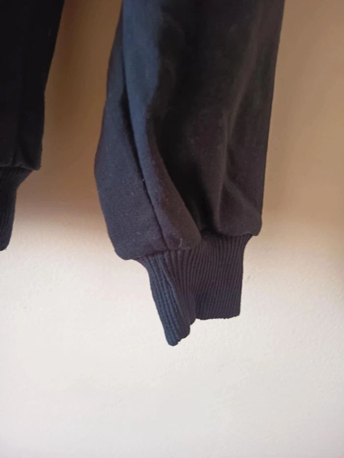 Sweat a capuche. Marque original. - photo numéro 6