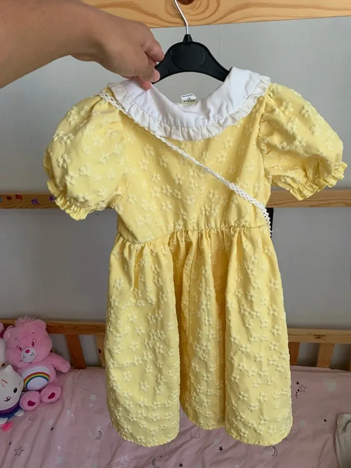 Robe jaune - photo numéro 3