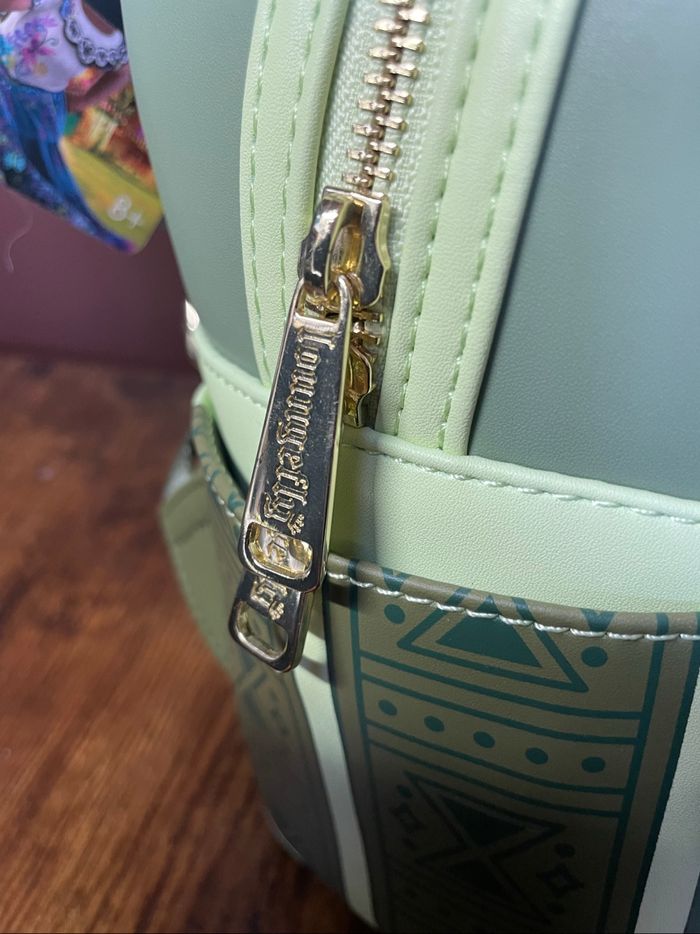 Sac à dos Loungefly Encanto Disney Bruno neuf - photo numéro 4