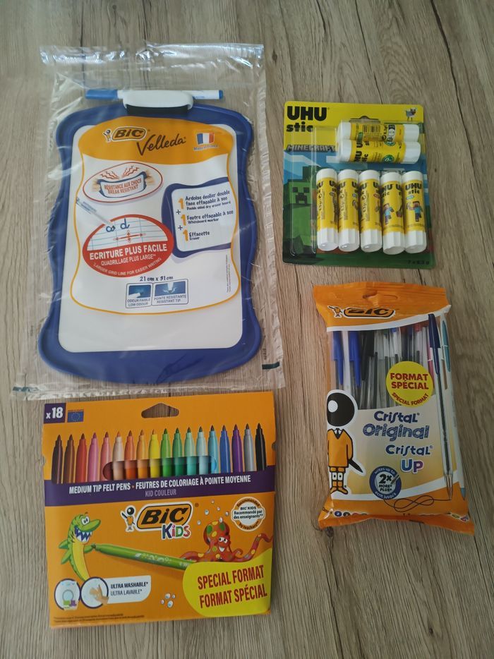 Lot fourniture scolaire.