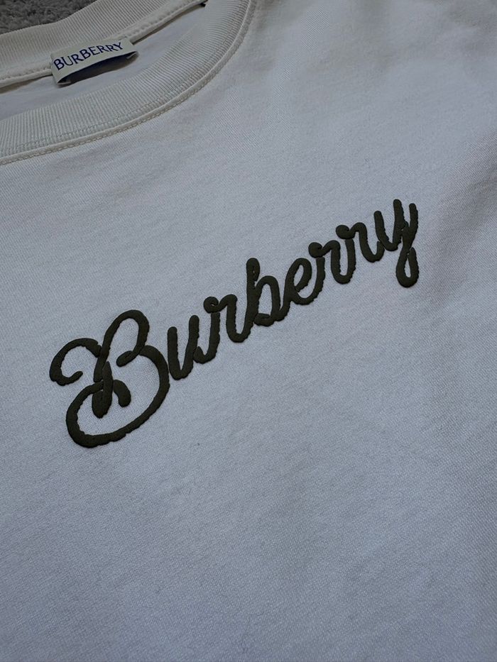 T-shirt Burberry Taille S - Très bonne état - photo numéro 8