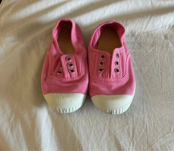 Tennis rose pale