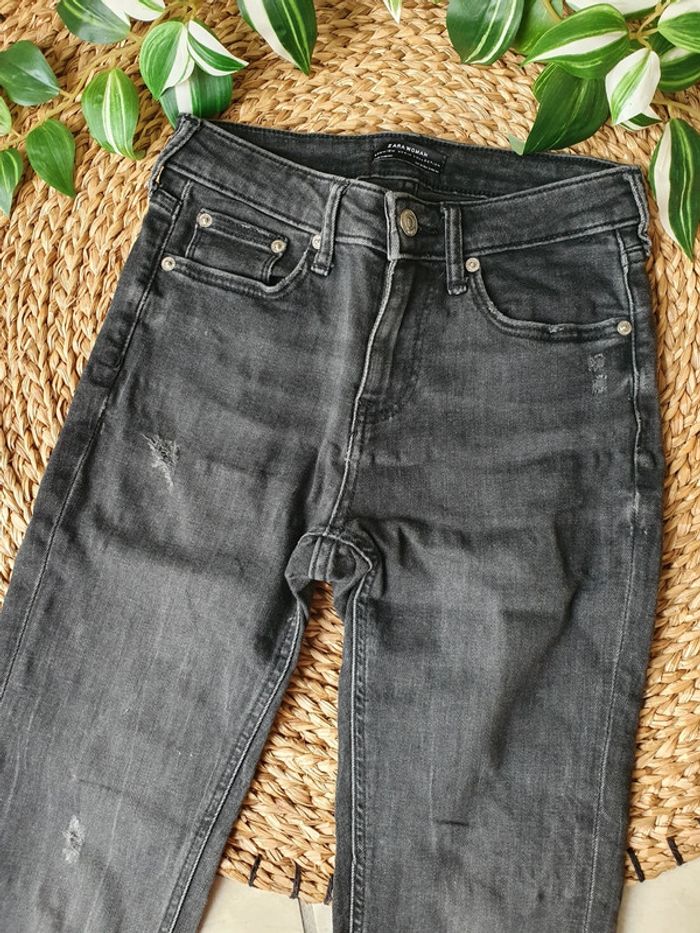 Jean femme noir Zara détail lacets taille 34