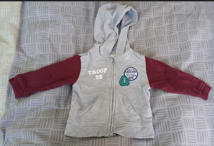 2 gilets Sfera 6-12 mois : - Gilet Sfera, 6-12 mois - photo numéro 1