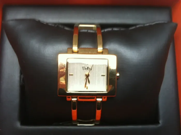 Montre dorée - photo numéro 2