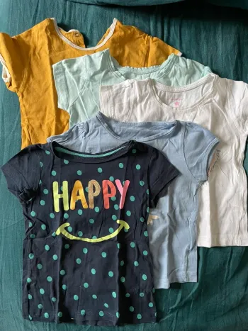Lot 5 tee shirt manches courtes 2/3 ans
