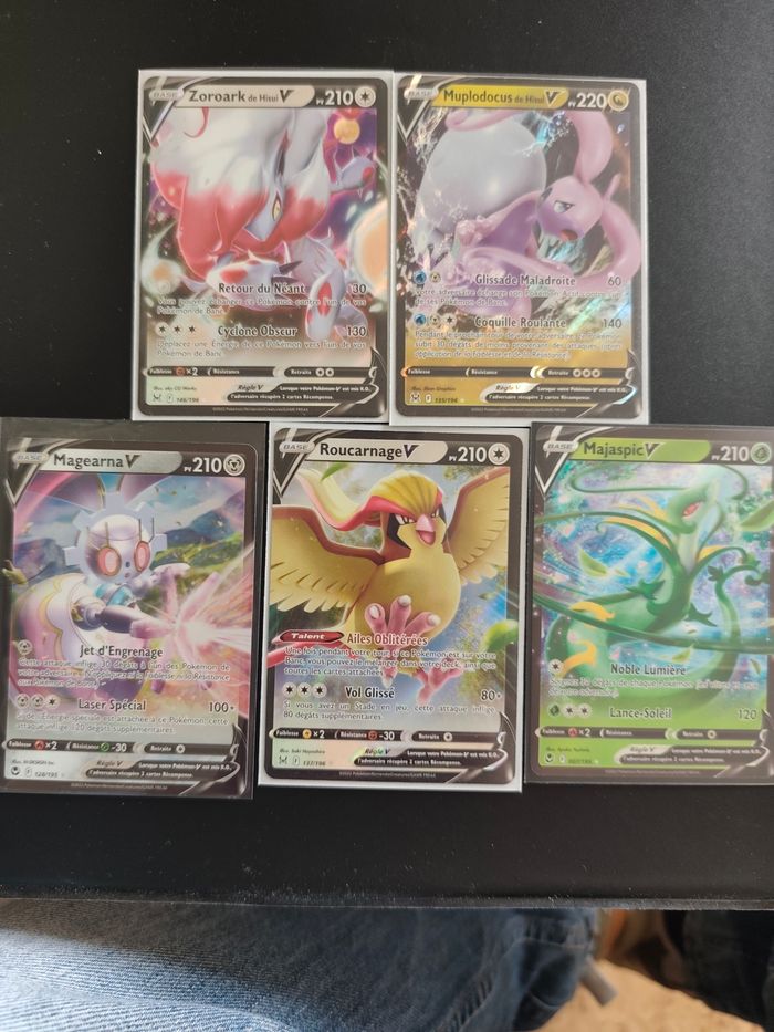 Lot de cartes Pokémon V