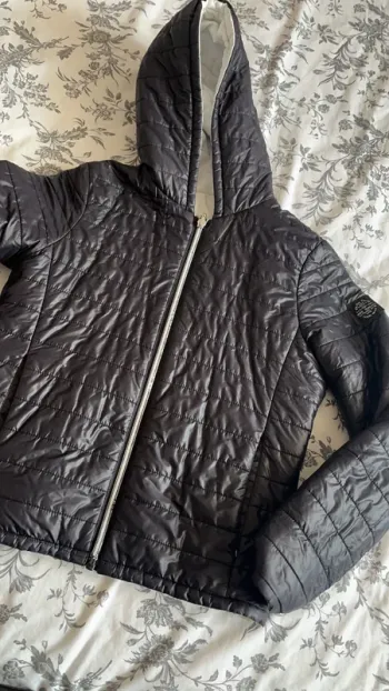 Veste ikks réversible blanc ou noir