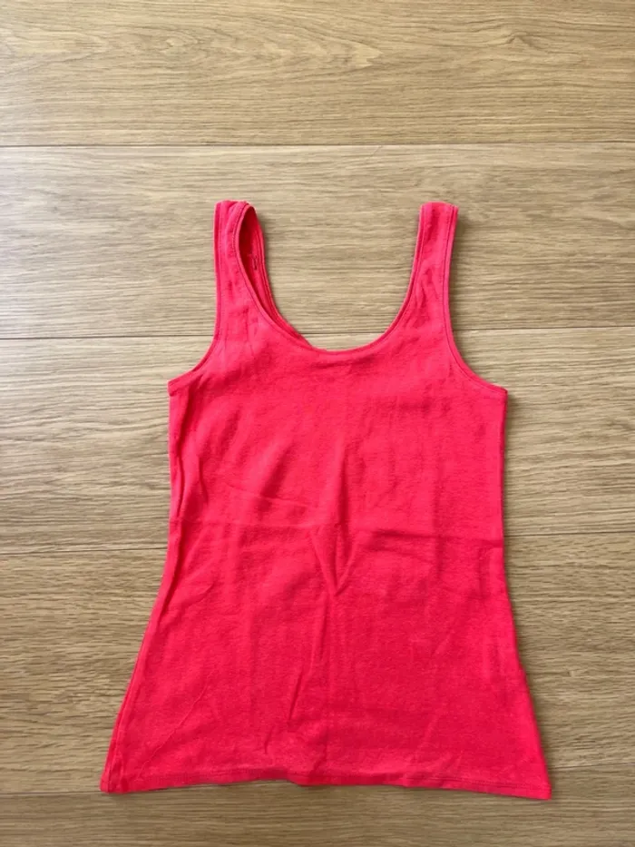 Débardeur rouge taille XS
