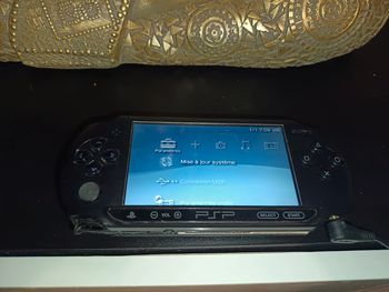 À vendre PSP vendu pour pièces fonctionnelle défaut barrette volume et Select start non fonctionnel