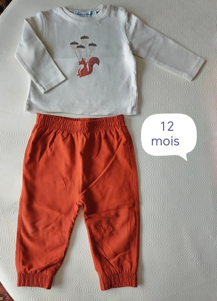 Tenue colorée taille 12 mois