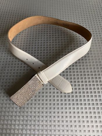 Ceinture croûte de cuir de vachette boucle à strass taille 85
