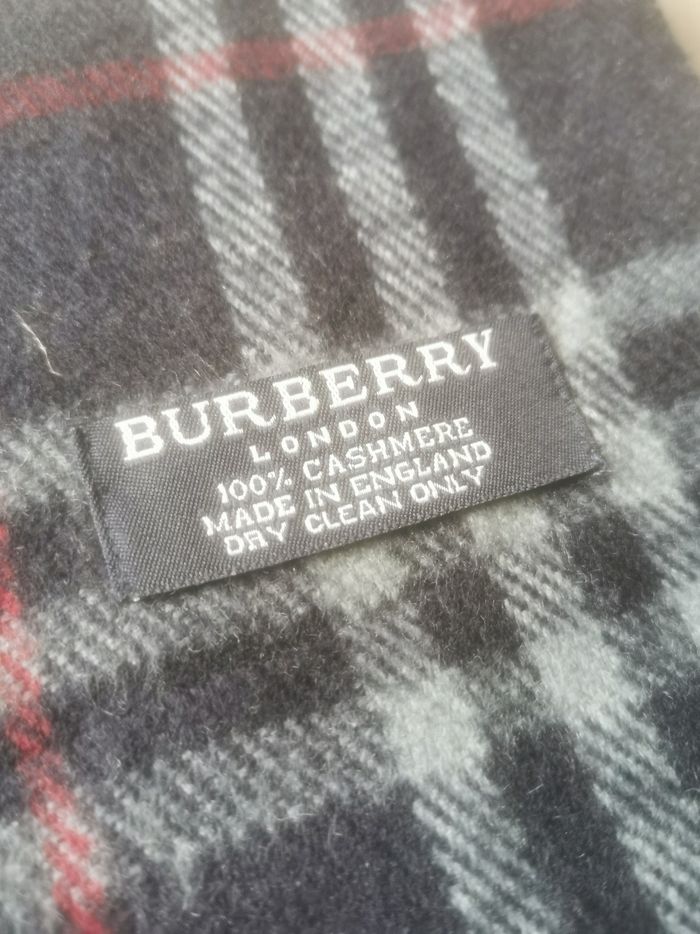 Écharpe Burberry bleu en cachemire - photo numéro 3