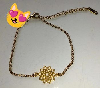 Bracelet doré fleur