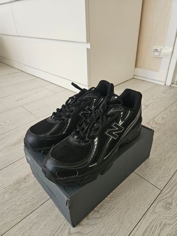 New balance 740 Noir