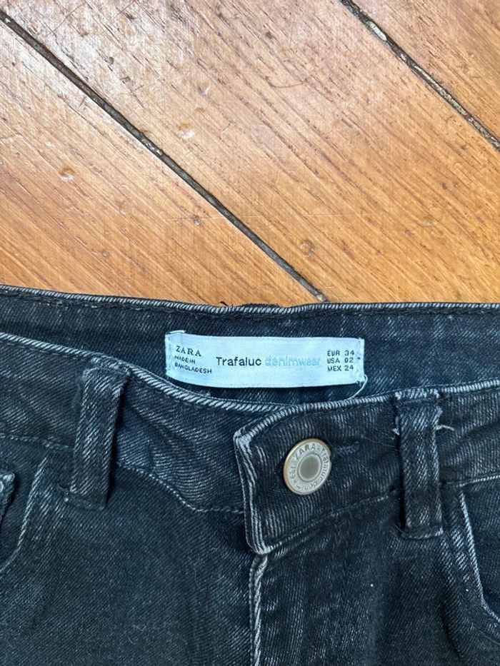 Neuf short en jean noir Zara taille 34 - photo numéro 3