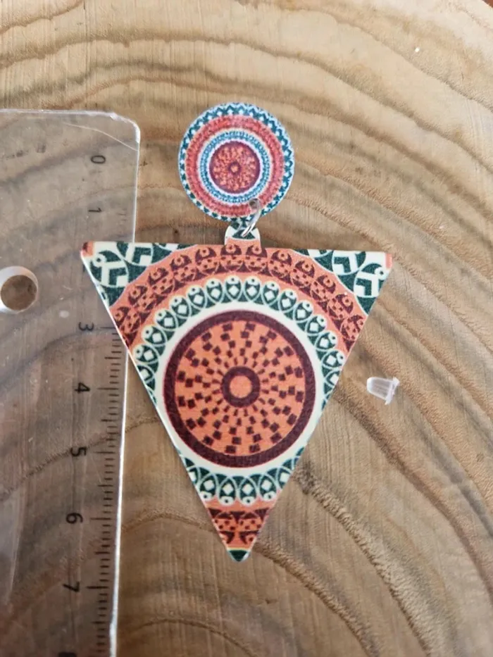 Boucles d'oreilles fantaisies en bois triangle orange - photo numéro 2
