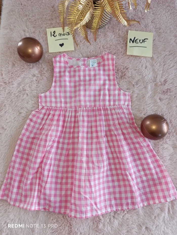 Robe à carreaux rose et blanc neuve 12m