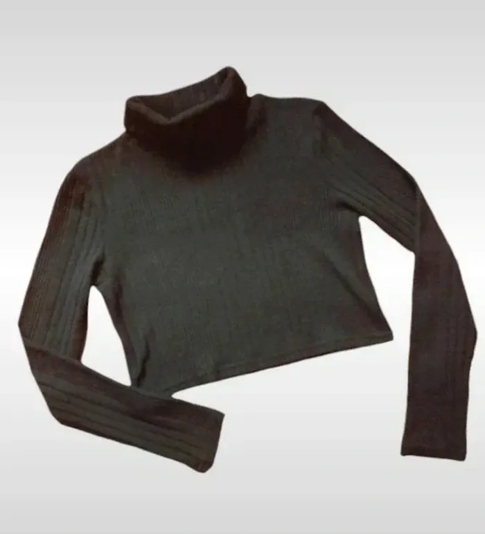 Pull court Col roulé style croc top taille 12 ans