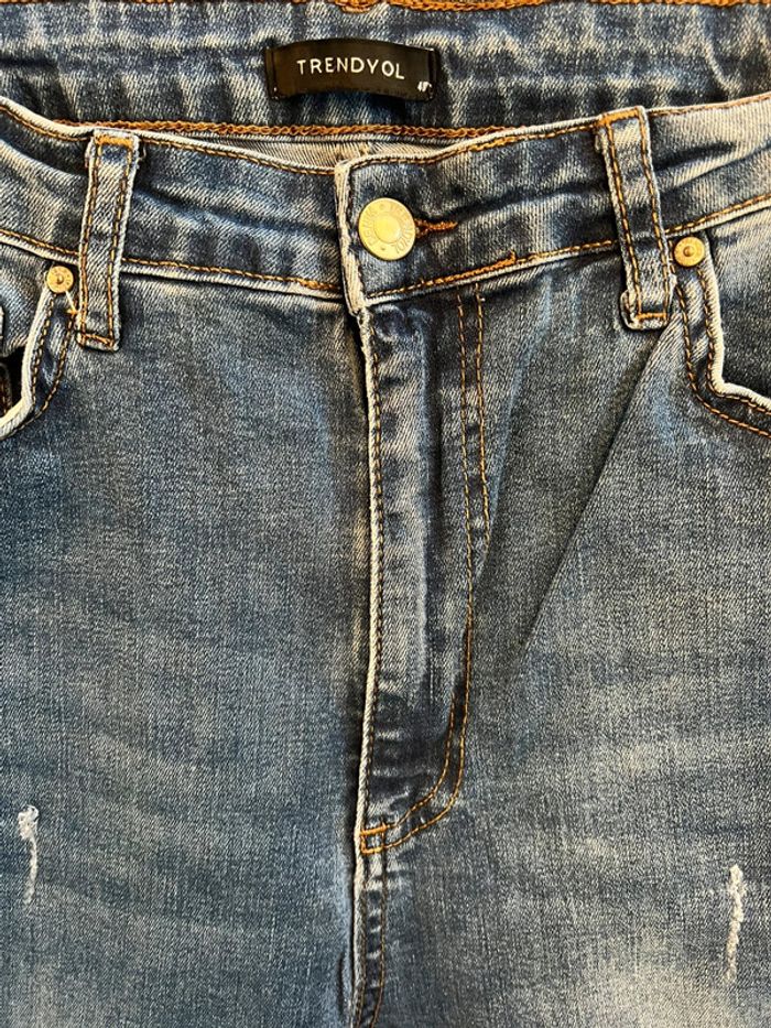 Jean style usé taille 40 - photo numéro 2