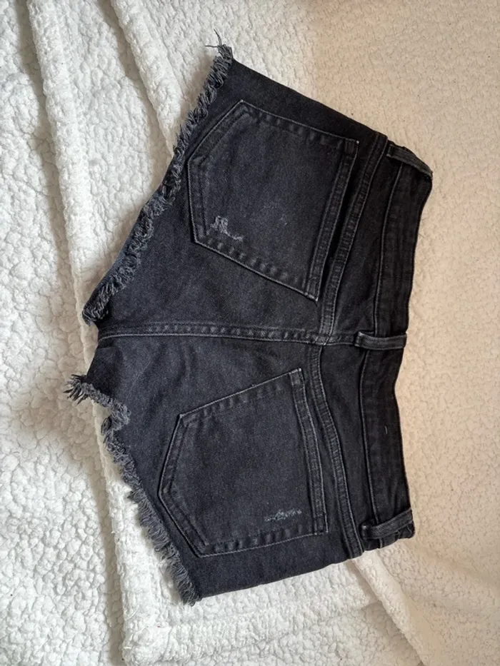 Short H&M femme taille 36 - photo numéro 2
