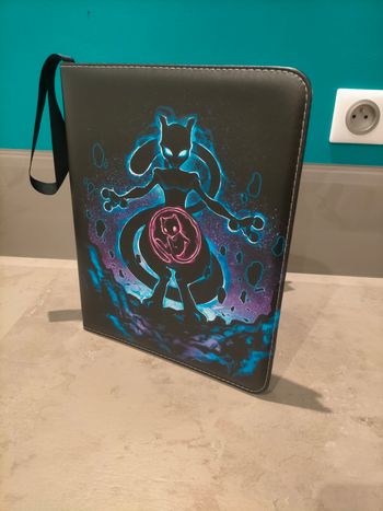 Classeur mewtew pour 900 cartes Pokémon